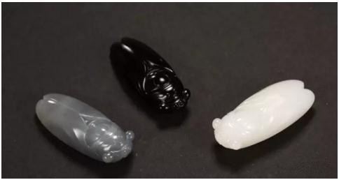 李剑&nbsp;和田玉一鸣惊人挂件一组

　　《斯文在兹》

　　苏州玉雕名家作品联展作品