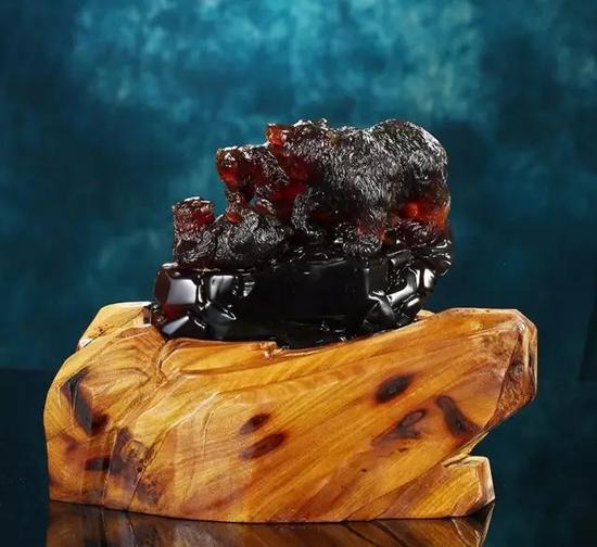 《熊出没》

　　作者：林国华、邵维毅