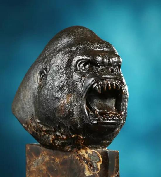 《金刚》

　　作者：林国华、杨荣逵