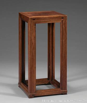 谭向东:黄花梨独板翘头架几案 - 红木家具-现代钱币收藏网