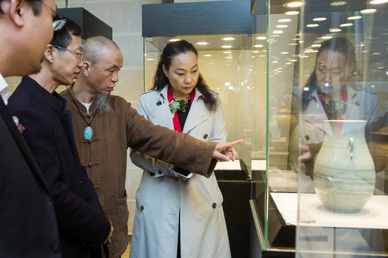 九章别墅龙泉青瓷艺术展:中魂瓷韵,一脉九章
