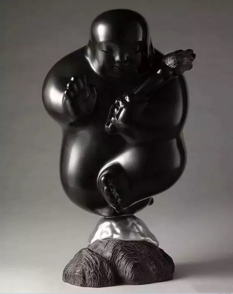 李真圆满大气彰显雕塑禅意之美