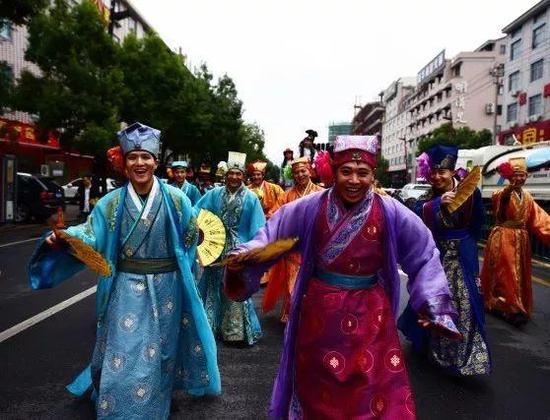 2017中国横店影视节梦幻横店影视剧中人大巡游