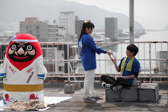 竹达彩奈演吉祥物电影 《不倒翁人》特报公开