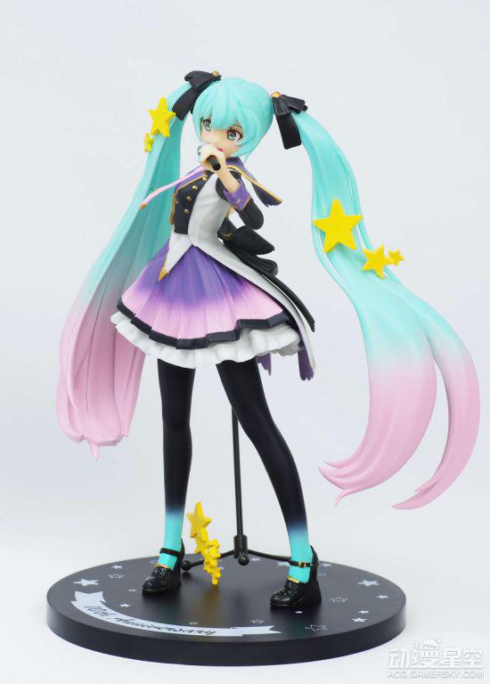 初音未來10周年手辦開箱:可愛臉蛋與美腿褲襪絕配-TopACG