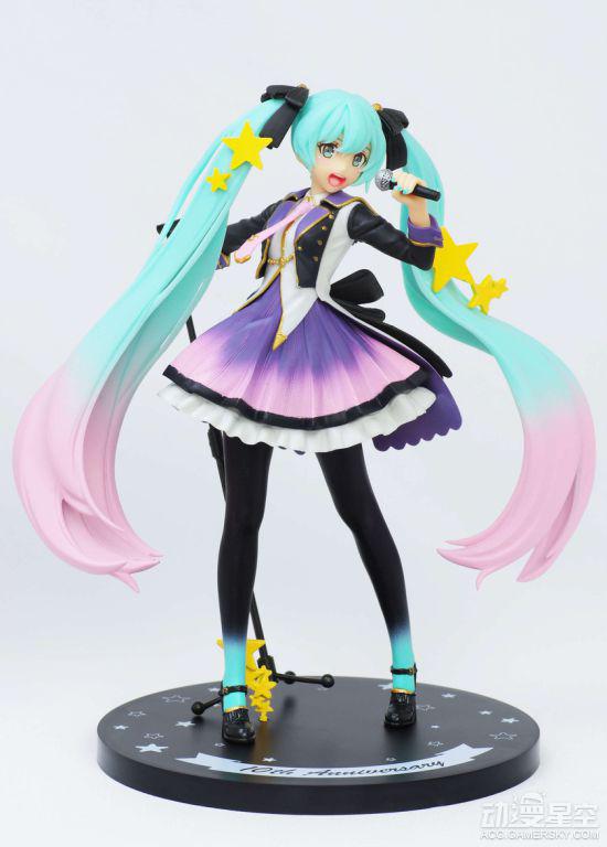 初音未來10周年手辦開箱:可愛臉蛋與美腿褲襪絕配-TopACG