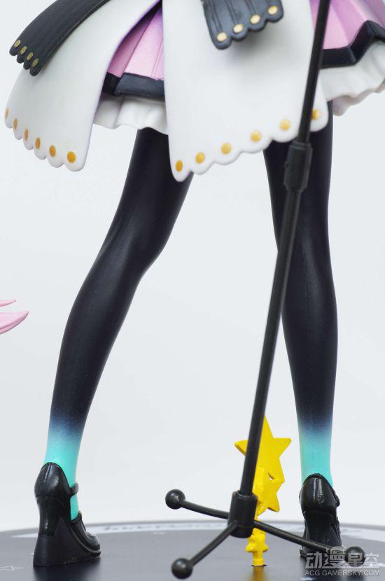 初音未來10周年手辦開箱:可愛臉蛋與美腿褲襪絕配-TopACG