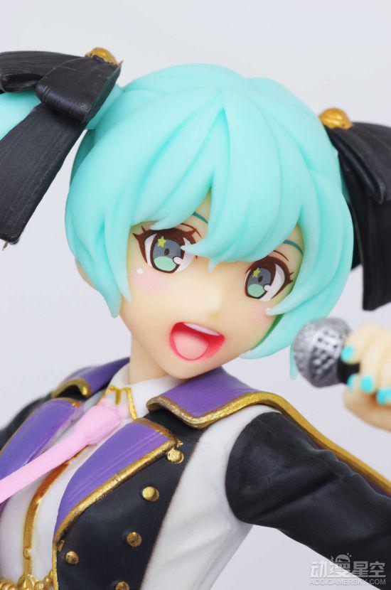初音未來10周年手辦開箱:可愛臉蛋與美腿褲襪絕配-TopACG