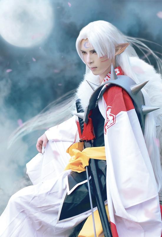 昵称熊叔,帝都知名cos,cosplay代表作为:《名侦探柯南》——怪盗基德