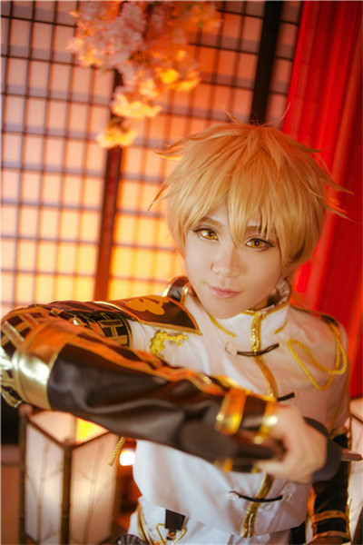 cosplay美图刀剑乱舞物吉贞宗小哥哥和樱花最配了哦