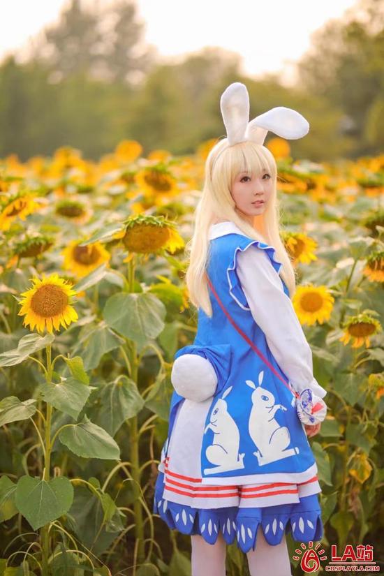 cosplay美图大白兔奶糖拟人