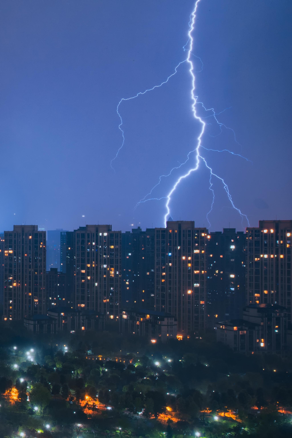 重庆相册#第二十期:春雷响万物生 重庆闪电小分队的精彩瞬间