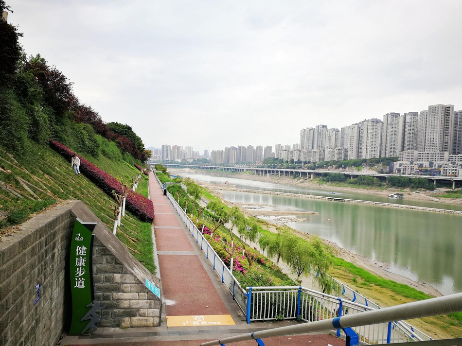 重庆游新耍法!化龙桥步道   拍照超好看的"水中公路"