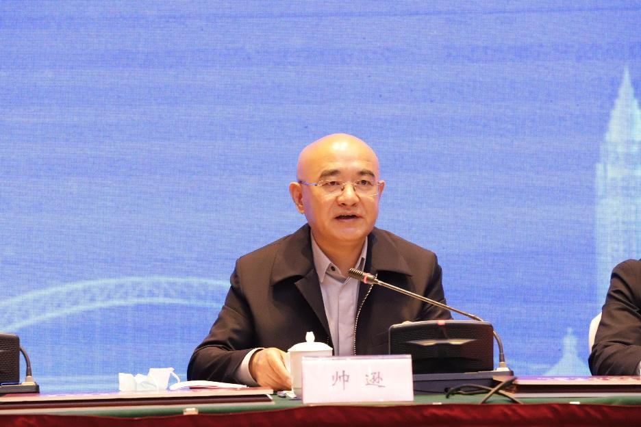 帅逊主持会议 梁一楠摄