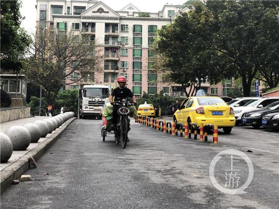 刘成义一路骑行到了重庆.