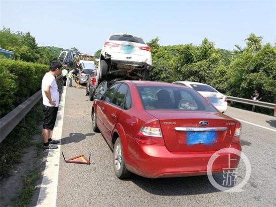 这个路段平均两天发生一起事故经过千万要当心