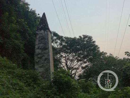 昨(3)日,佛图关公园内,经历风雨的"白骨塔". 上游新闻记者 甘侠义 摄