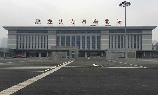 龙头寺汽车站的乘客请到重庆北站下车……"就在不少重庆人还没有分得