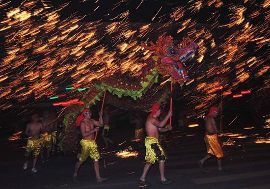 北京赛车pk10直播视频直播|铜梁火龙首次到台湾闹元宵 被誉为中华第一