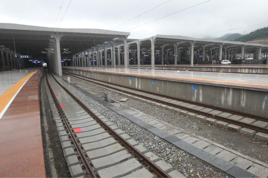 重庆西站站台,高科摄