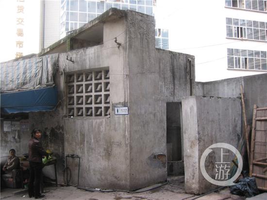 建于上世纪八,九十年代以前的厕所,多为旱厕.