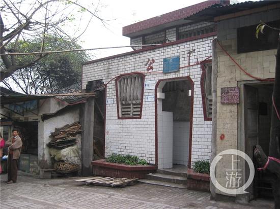 建于上世纪八,九十年代以前的厕所,多为旱厕.