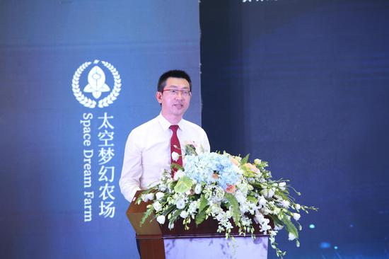 万达商管集团高级总裁助理兼西南运营中心总经理陈洪涛等众多嘉宾莅临