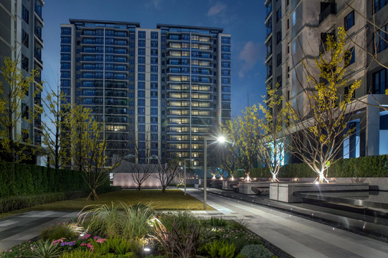 龙湖景粼玖序盛景交付 缔造中央公园人居新范本