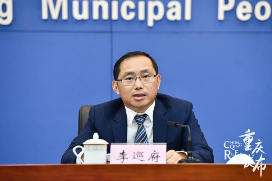 李巡府介绍有关情况 邹乐 摄