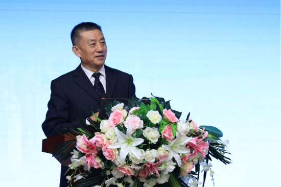 (中国整形美容协会会长张斌)