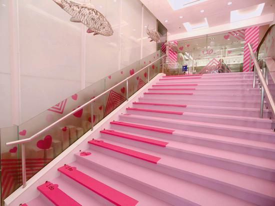 少女心爆棚 网红钢琴阶梯粉红包装浪漫升级