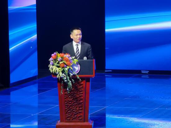 巴蜀中学校长王国华致辞