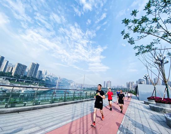 快乐慢跑——北滨路景观步道邀您骑行慢跑_城市_城事关注_新浪重庆