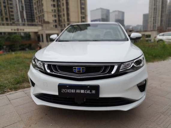在网红城市里试驾2018款吉利帝豪gl