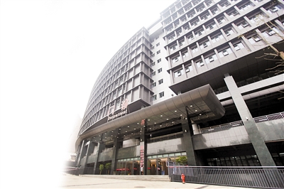 重庆市急救医疗中心搬家 楼顶建标准中型停机坪