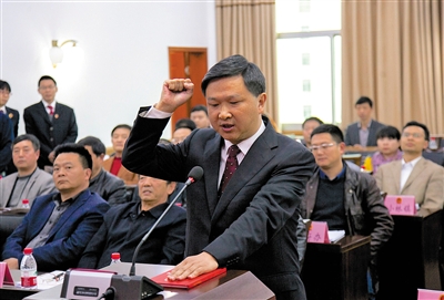 人事任免常斌任重庆市铜梁区人民政府代理区长