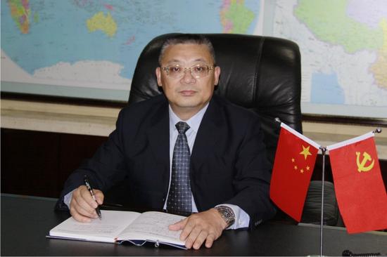 何勇任重庆市农投集团党委书记王义昭同志退休