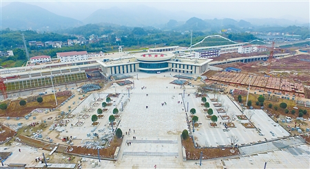 探秘渝万高铁梁平南站 4条公交线路接驳高铁站