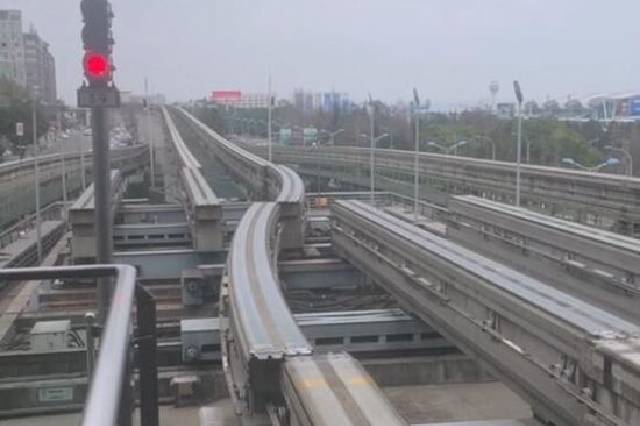 来看重庆轨道交通“神奇操作” 几秒钟内自动变轨无缝切换