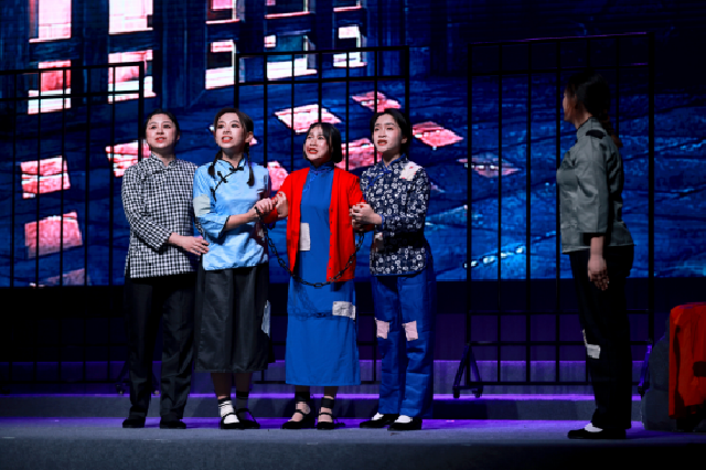 重庆市关工委原创校园红色主题剧目《寻找红岩》首演