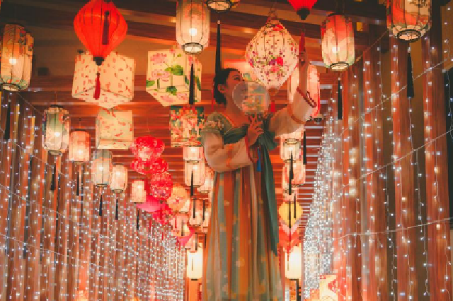 平安夜惊喜来袭，只需59元起，圣诞老人花式送福利！