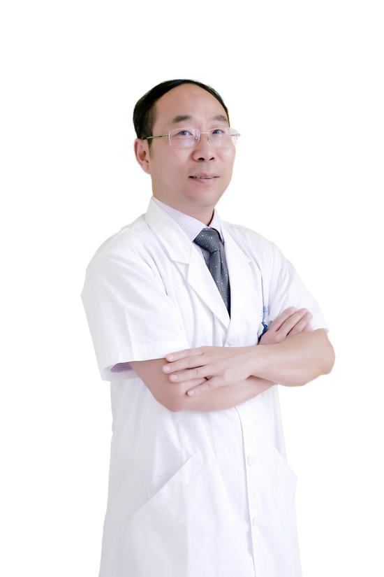 王一教授:爱尔眼科重庆特区副总院长,重庆市医师协会眼科医师协会