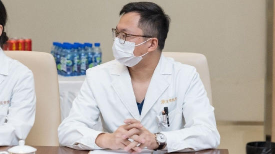 星荣整形美容外科刘巍医生