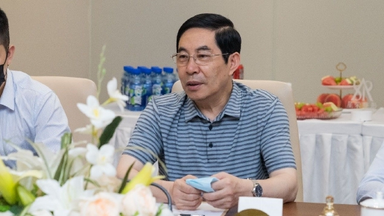 星荣整形首席专家暨名誉总院长李世荣教授