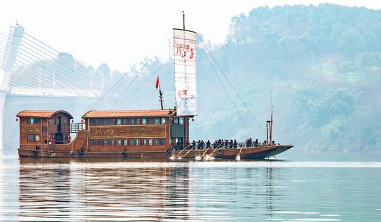 合川川江号子游船首航三江游新增涞滩航线