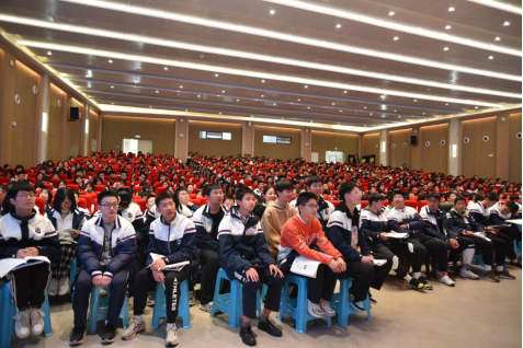 近视防控讲座走进字水中学 700余名高中生齐学护眼知识_新浪重庆_新浪