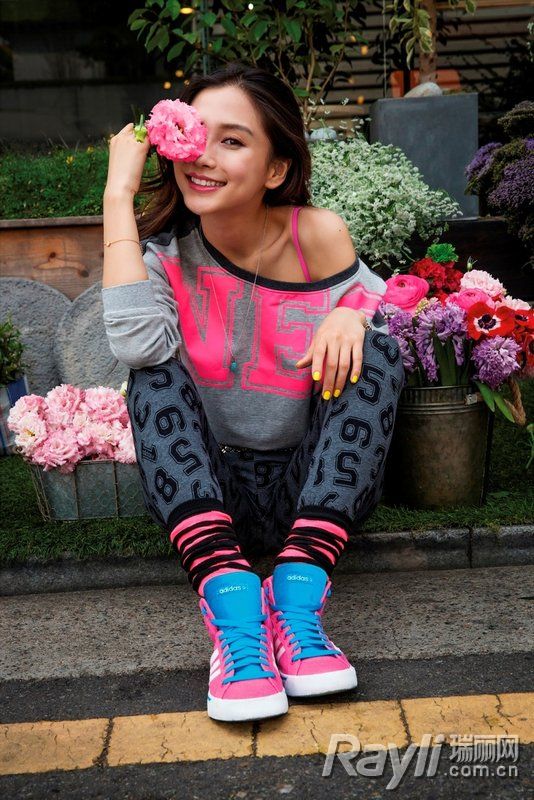 杨颖领跑女汉子 爱男香大胆释放荷尔蒙