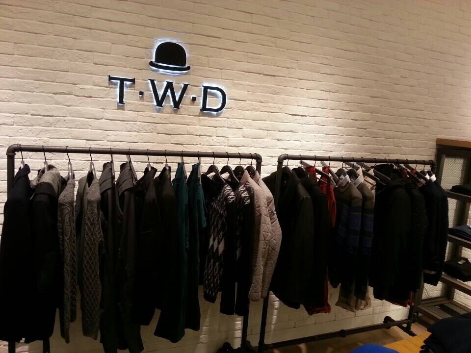 西安女装店：时尚潮流背后的女性魅力