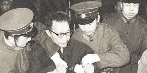 国妖张春桥如何步入常委之列