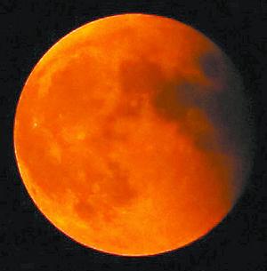 今晚月全食肉眼可观赏 19时54分出现最美红月